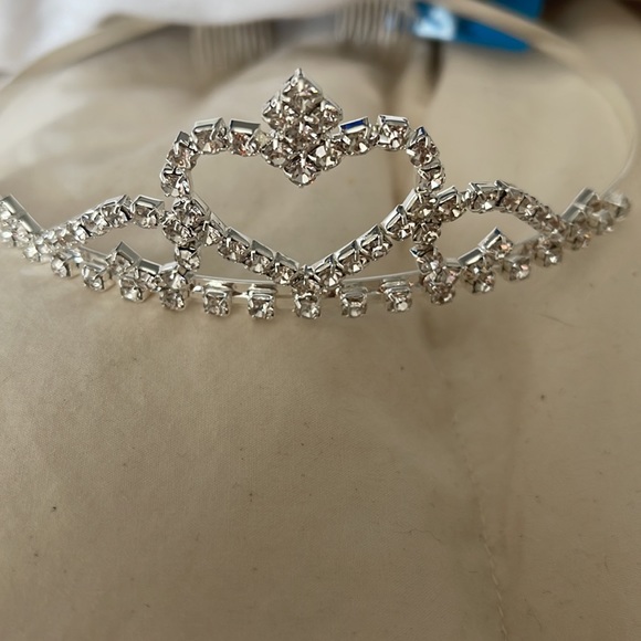 Disney Tiara 👑 - Picture 2 of 5